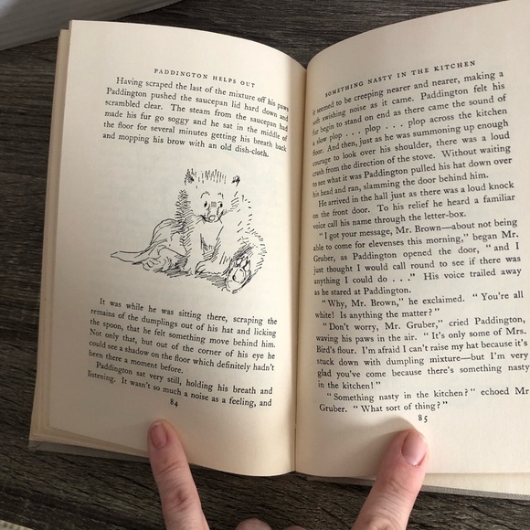 1960 Paddington Helps Out Hardcover Book - Picture 6 of 9